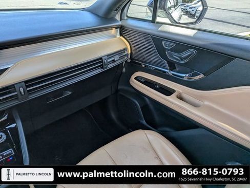 Used 2022 Lincoln Corsair Reserve w/ Equipment Group 201A FWD image 17