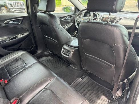 Used 2017 Chevrolet Malibu Hybrid w/ Leather Package FWD image 22