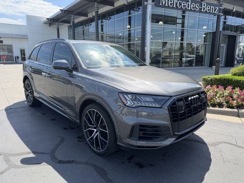 Used 2021 Audi Q7 3.0T Prestige w/ Prestige Package AWD/4WD image 37