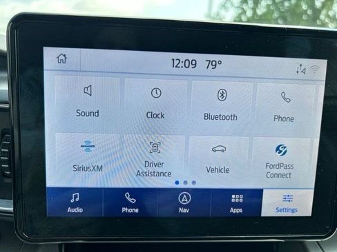 Used 2021 Ford Explorer XLT w/ Equipment Group 202A AWD/4WD image 28