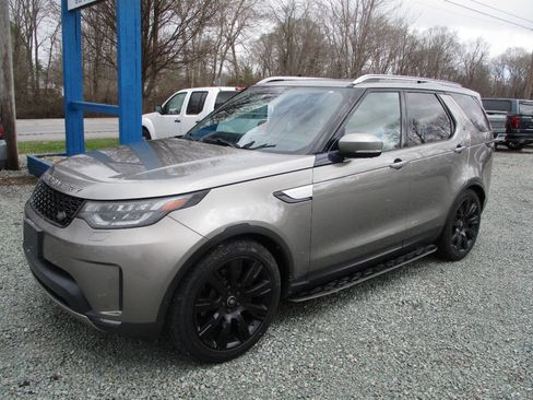 Used 2017 Land Rover Discovery HSE Luxury image 1