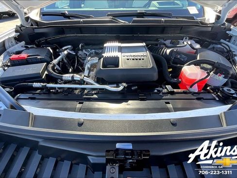 New 2026 Chevrolet Suburban Premier image 18