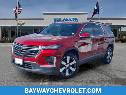 Used 2023 Chevrolet Traverse LT w/ LT Premium Package FWD image 1