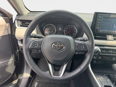 Used 2020 Toyota RAV4 XLE w/ Convenience Package AWD/4WD image 11