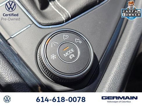 Certified 2025 Volkswagen Taos SE w/ Panoramic Sunroof Package AWD/4WD image 32