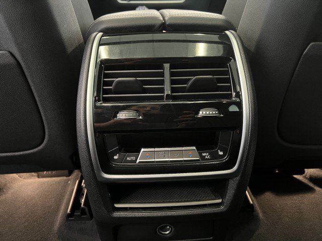 Used 2019 BMW X5 xDrive40i w/ M Sport Package AWD/4WD image 34