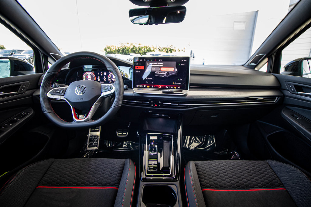 New 2026 Volkswagen GTI SE FWD image 33