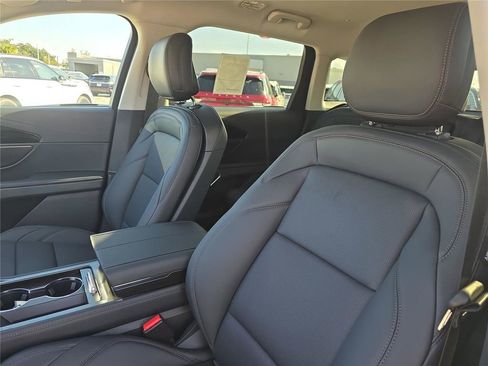 New 2026 Lincoln Nautilus Premier image 16