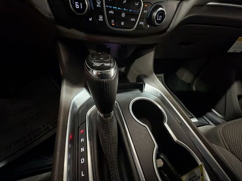Used 2020 Chevrolet Traverse LT FWD image 15