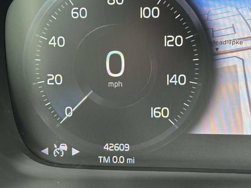 Used 2019 Volvo XC40 T5 R-Design AWD/4WD image 36