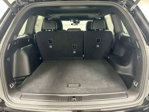 New 2025 Jeep Grand Cherokee Altitude image 24