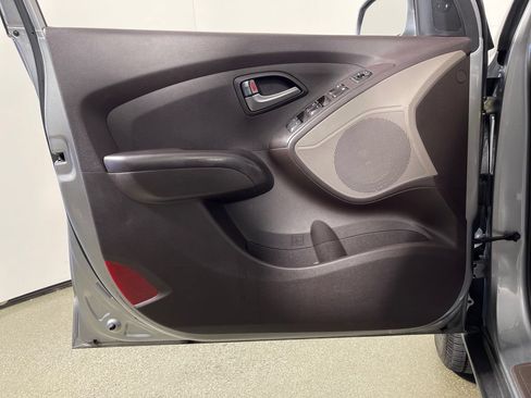 Used 2015 Hyundai Tucson GLS w/ Option Group 02 FWD image 19
