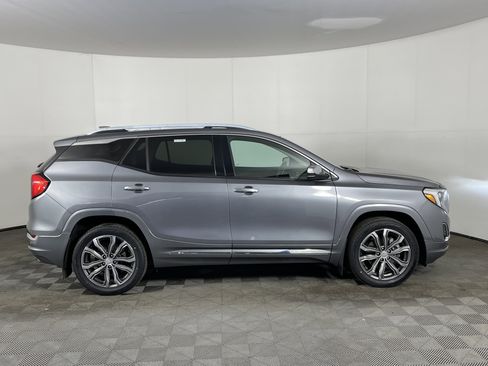 Used 2018 GMC Terrain Denali w/ Advanced Safety Package image 5