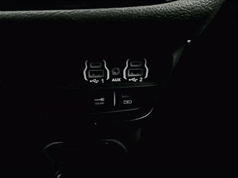 Used 2022 Chrysler Pacifica Touring-L w/ S Appearance Package AWD/4WD image 32