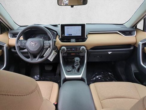 Used 2025 Toyota RAV4 XLE w/ Convenience Package AWD/4WD image 18