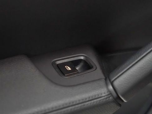 Certified 2025 Porsche Cayenne image 16