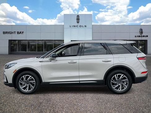 Used 2023 Lincoln Corsair AWD w/ Equipment Group 101A image 3