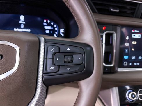 Used 2023 GMC Yukon XL Denali AWD/4WD image 35