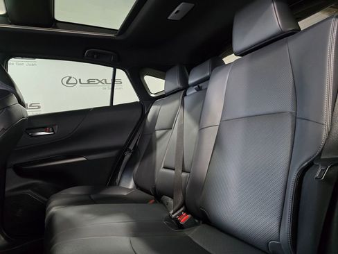 Used 2023 Toyota Venza Limited image 27