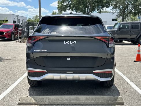 Used 2024 Kia Sportage EX FWD image 7