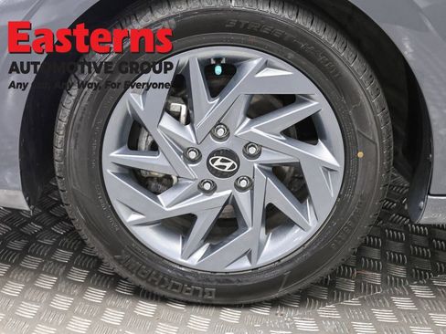 Used 2024 Hyundai Elantra SEL FWD image 31