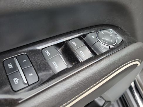 Used 2021 Cadillac Escalade Premium Luxury AWD/4WD image 22