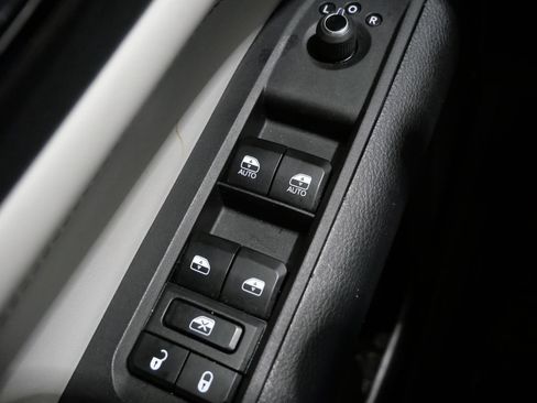 Used 2025 Jeep Compass Limited AWD/4WD image 13