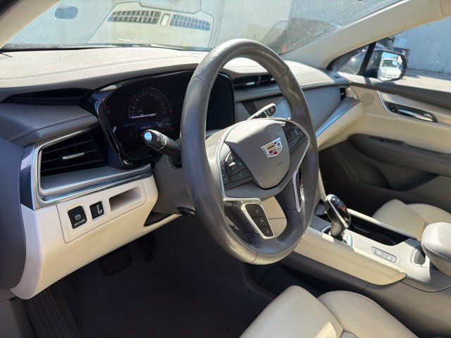 Used 2017 Cadillac XT5 Premium Luxury FWD image 14
