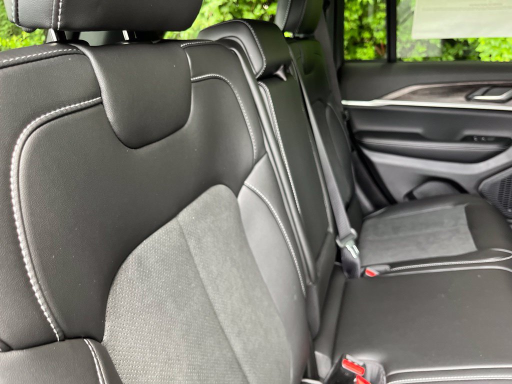 New 2026 Jeep Grand Cherokee Altitude AWD/4WD image 44
