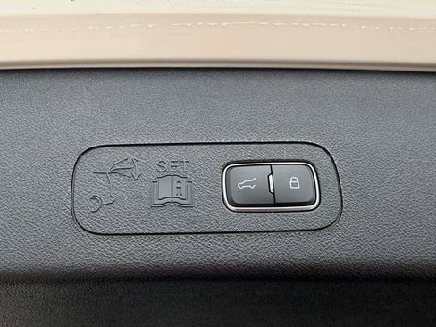 Used 2023 Lincoln Aviator Reserve w/ Equipment Group 201A AWD/4WD image 7