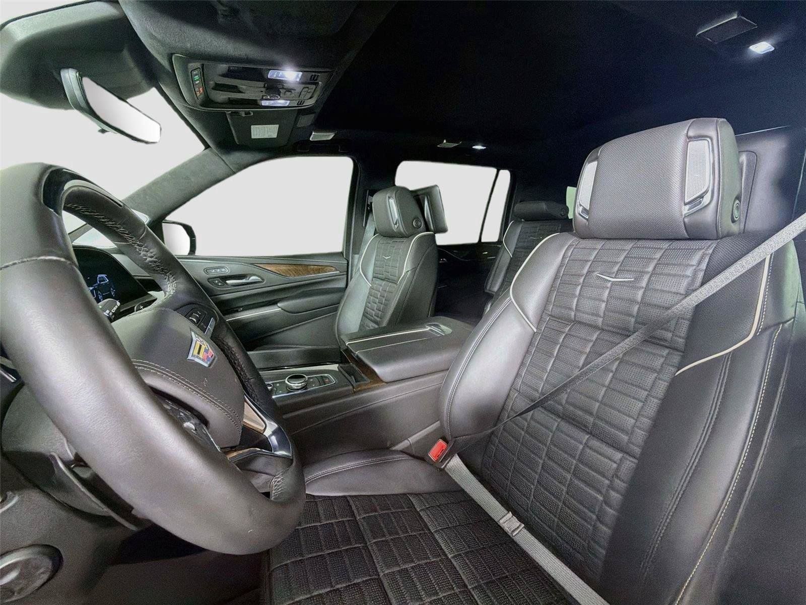 Used 2024 Cadillac Escalade ESV Sport Platinum w/ LPO, ONYX Package AWD/4WD image 21
