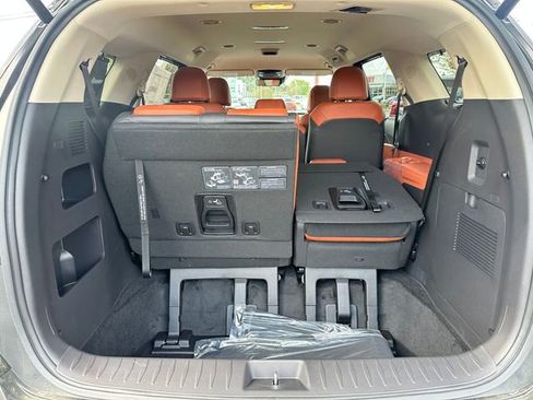 New 2026 Kia Carnival EX FWD image 22