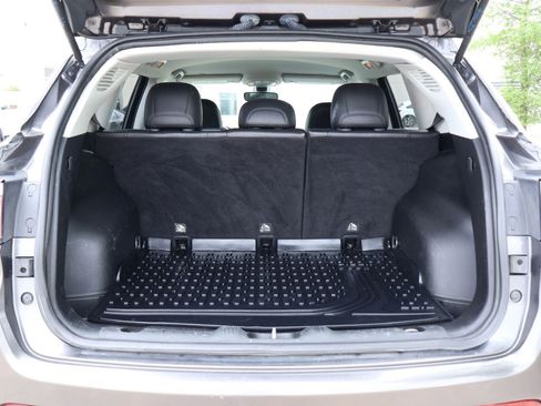 Used 2019 Jeep Compass Latitude FWD image 19