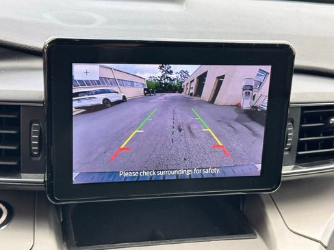 Used 2021 Ford Explorer XLT w/ Equipment Group 202A RWD image 5