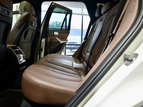 Used 2022 BMW X5 xDrive40i w/ Premium Package image 18