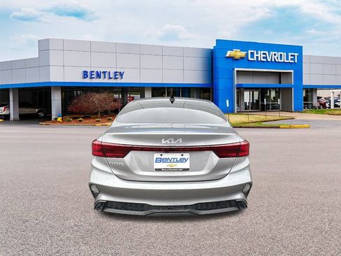 Used 2023 Kia Forte LXS image 4