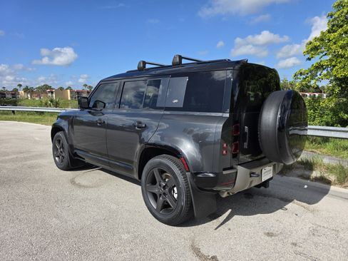 Certified 2024 Land Rover Defender 110 X-Dynamic SE AWD/4WD image 2