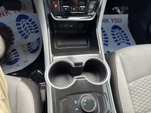 Used 2020 GMC Terrain SLE w/ LPO, Floor Liner Package image 25