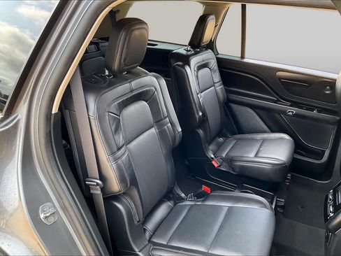 Used 2024 Lincoln Aviator Reserve AWD/4WD image 39