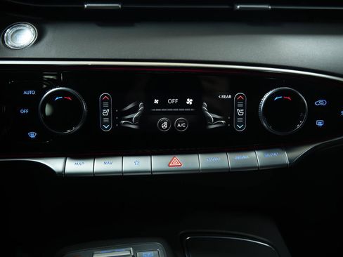 Used 2023 Genesis GV70 3.5T Sport image 39