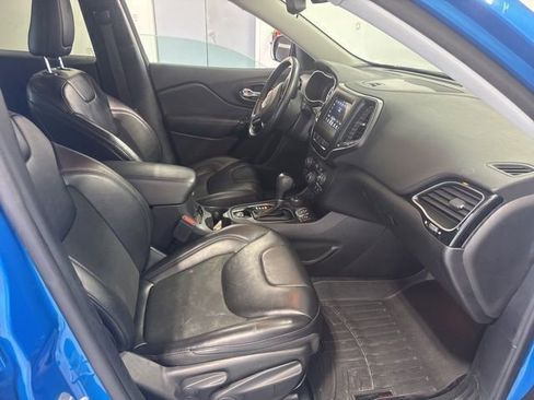 Used 2021 Jeep Cherokee Latitude Plus image 22