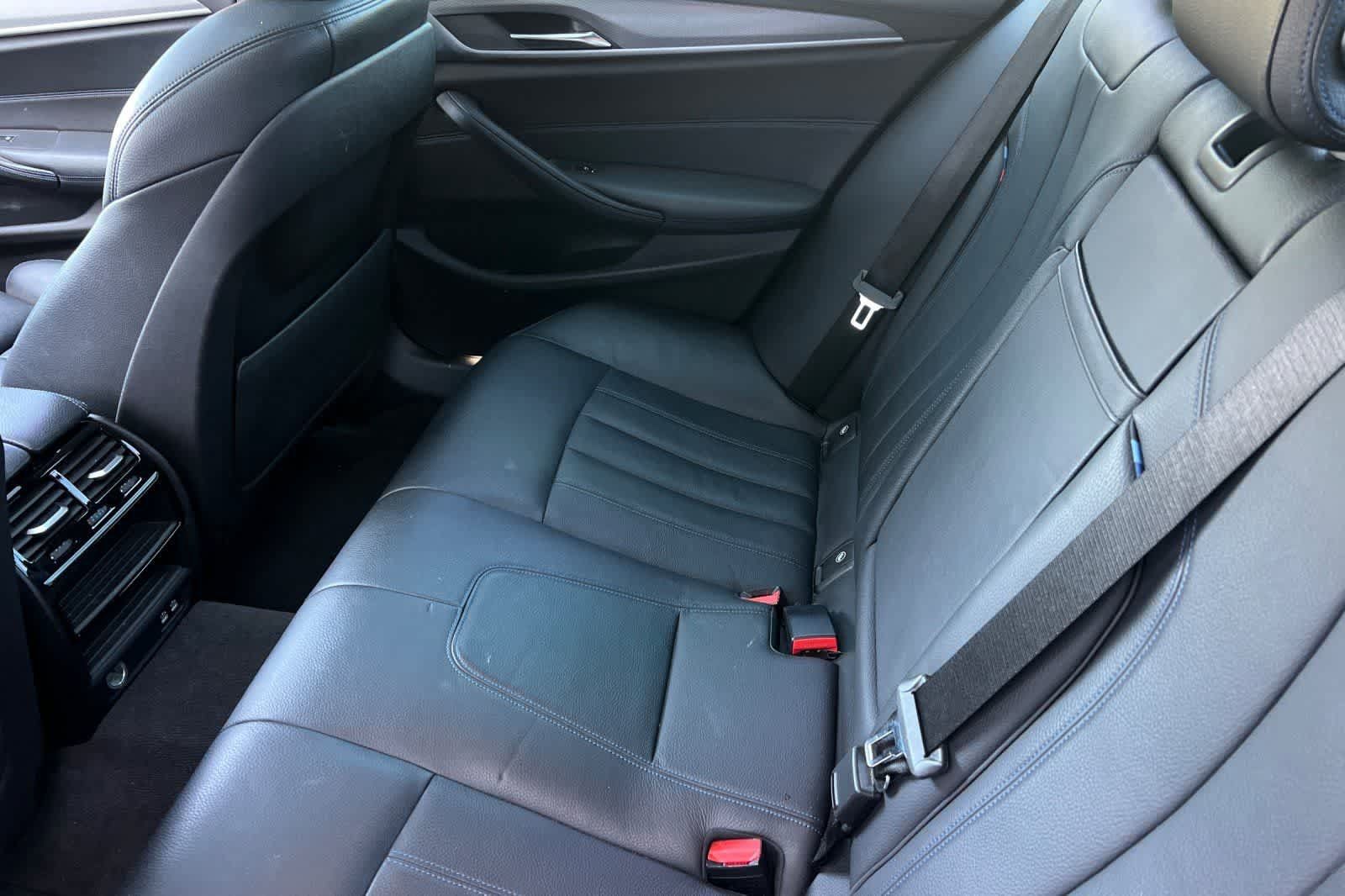Used 2020 BMW 530i w/ M Sport Package RWD image 5