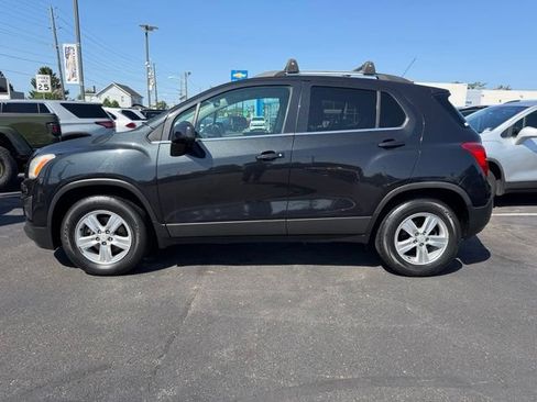 Used 2016 Chevrolet Trax LT w/ LT Sun and Sound Package AWD/4WD image 4