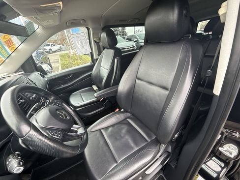 Used 2019 Mercedes-Benz Metris Passenger image 16