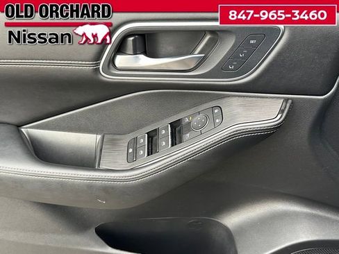 Used 2024 Nissan Rogue Platinum w/ Platinum Premium Package image 9