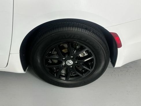 Used 2024 Chrysler Pacifica Touring-L image 29