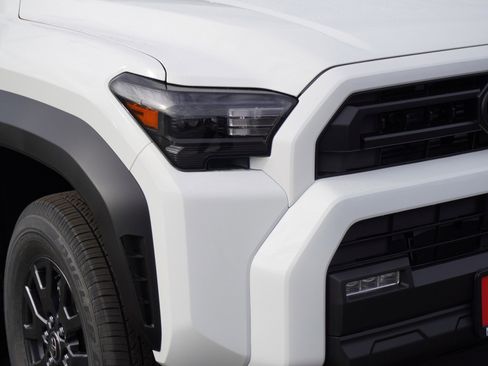 New 2026 Toyota 4Runner SR5 image 3