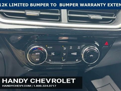 Certified 2025 Chevrolet Trax RS image 24