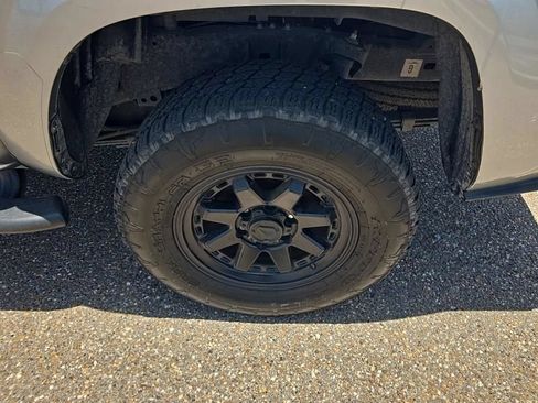 Used 2023 Toyota Tacoma SR AWD/4WD image 62