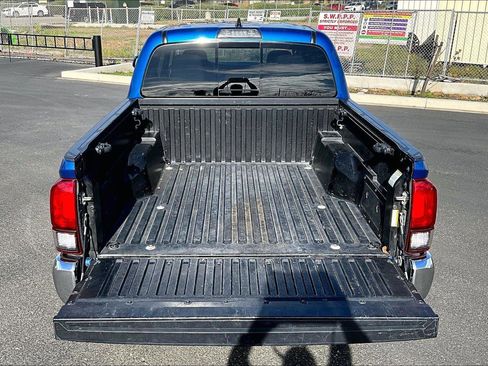 Certified 2018 Toyota Tacoma SR5 image 16